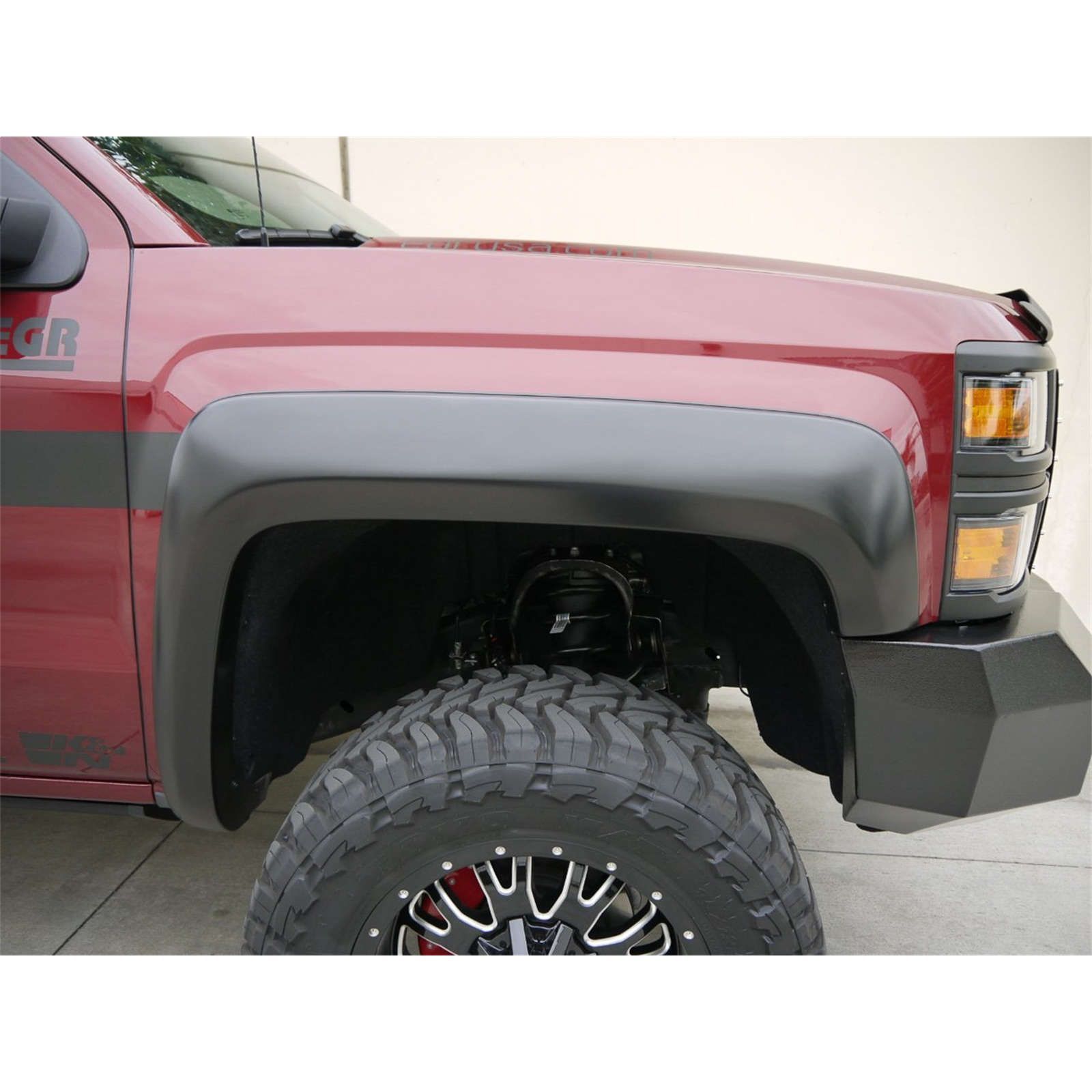 EGR - 751675 - USA Matte Black Rugged Style Fender Flares